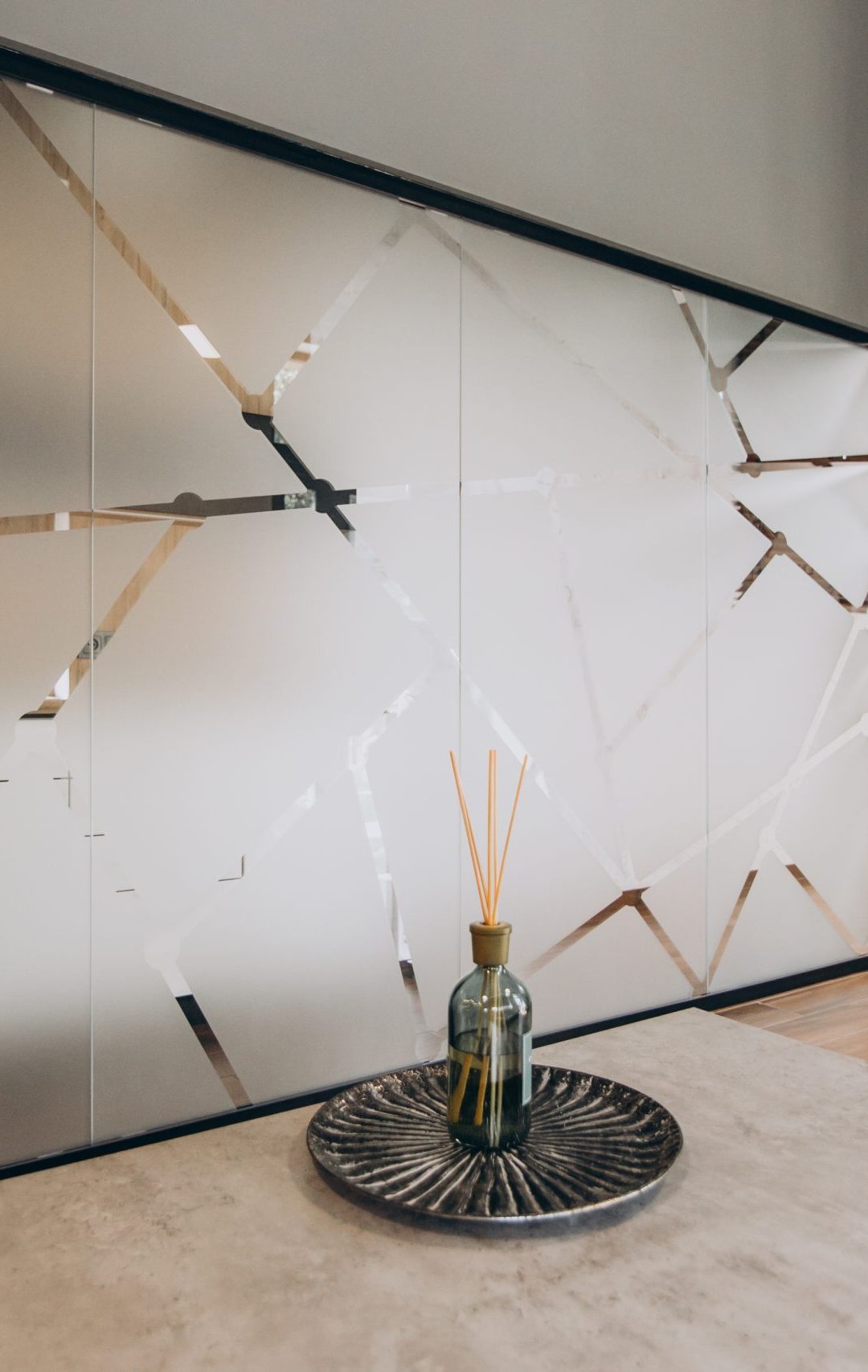 Empty flat interrior with elements of decoration